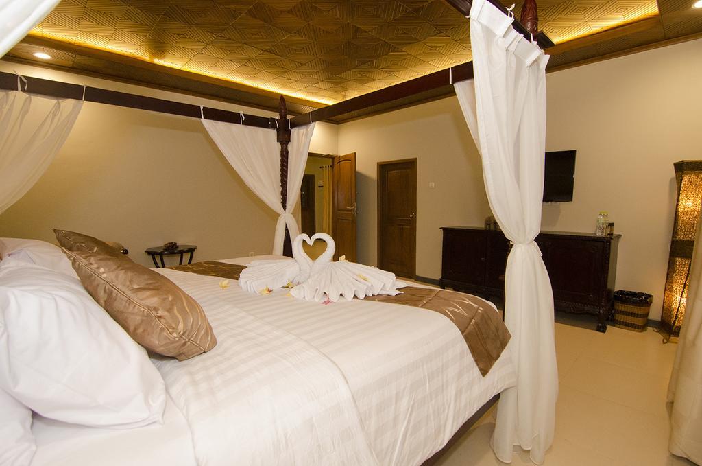 Syailendra Hotel Syariah Jepara Room photo